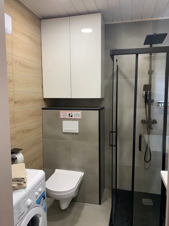 Коттедж Уютный современный дом в сосновом лесу у озера — Запорожское