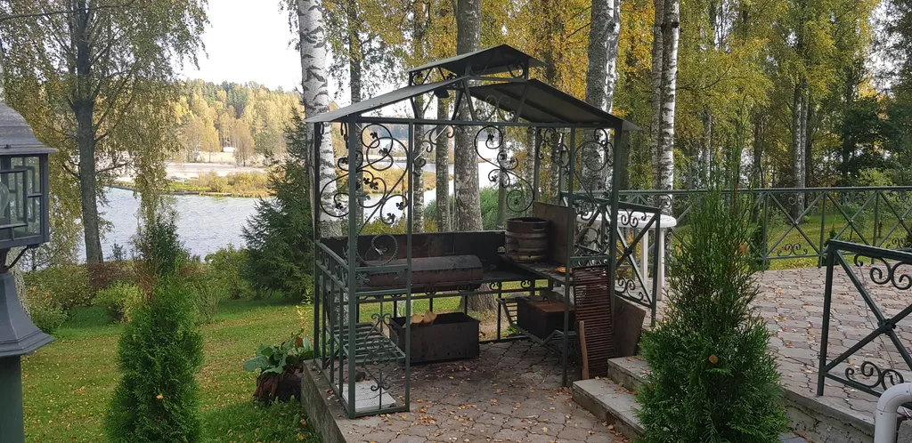 Дом у озера