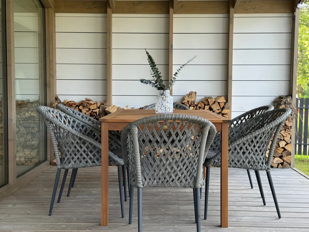 Уютный загородный дом в тишине