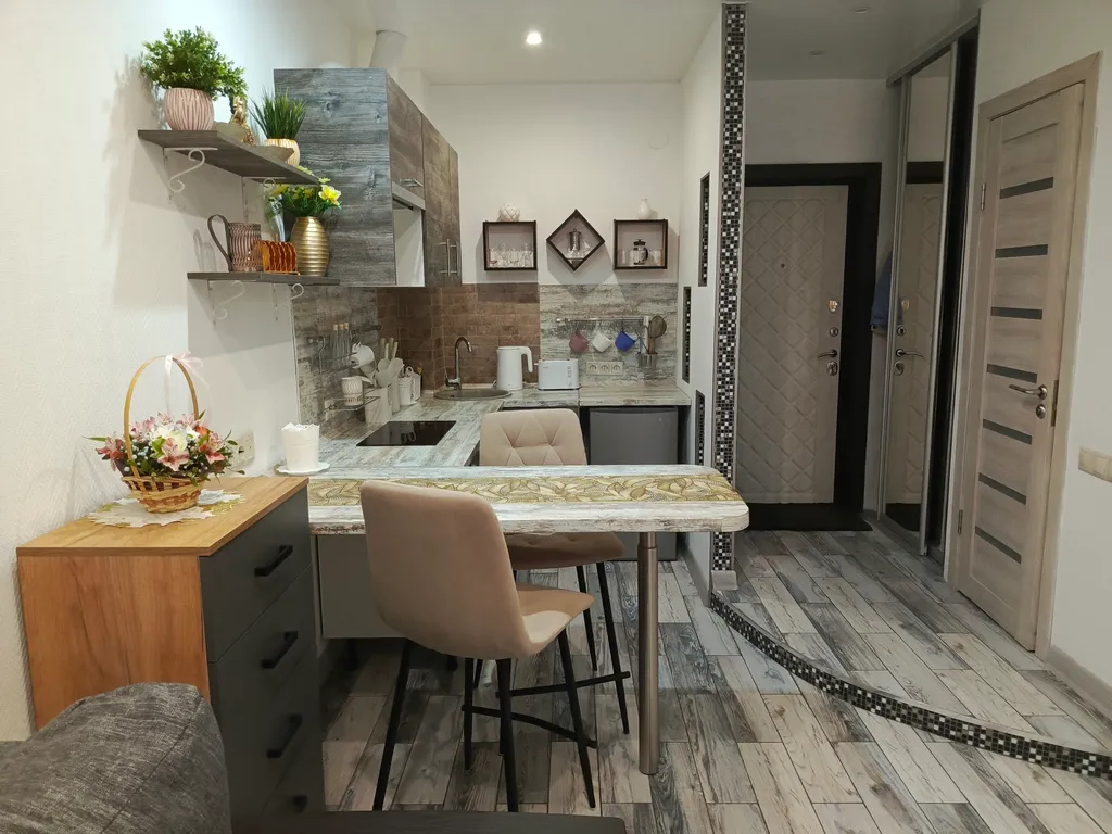 Студия с панорамным окном в Сириусе