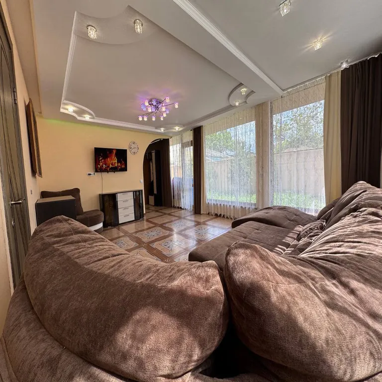 Просторные апартаменты в доме с сауной