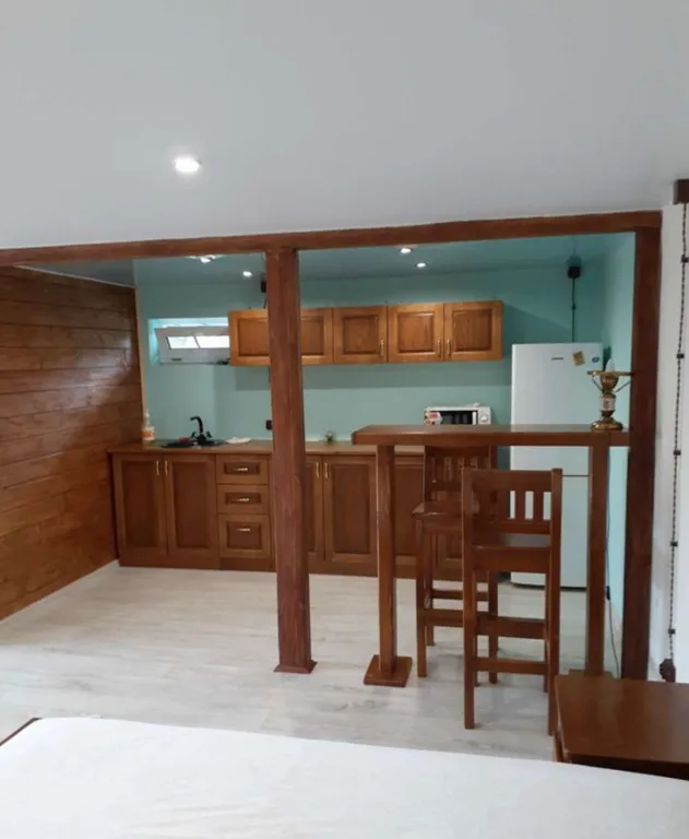 Уютный гостевой дом с баней на берегу озера