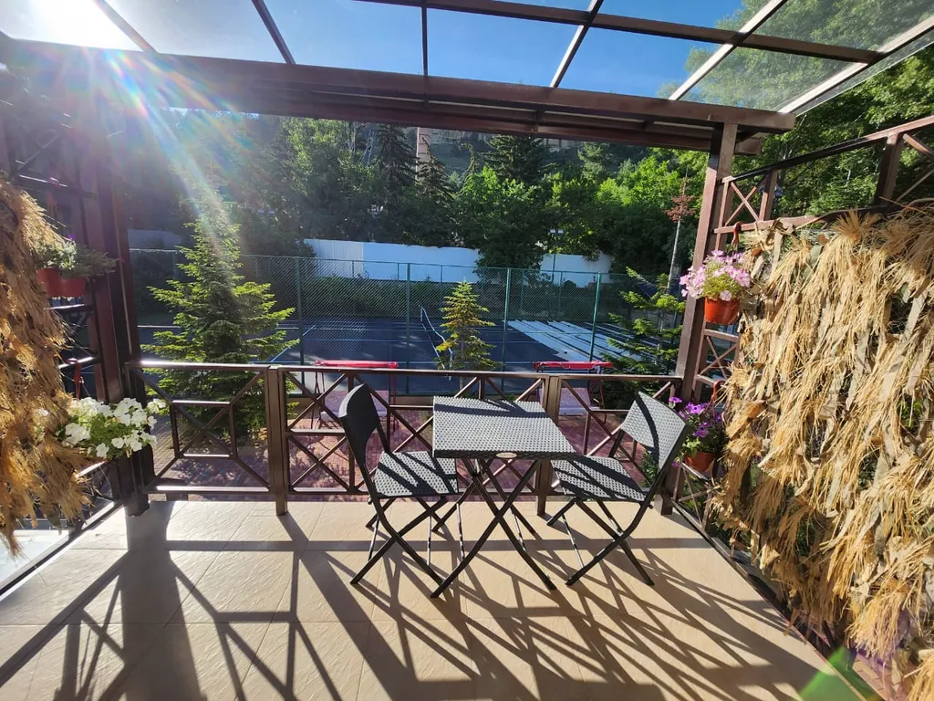 Уютный номер с видом на горы