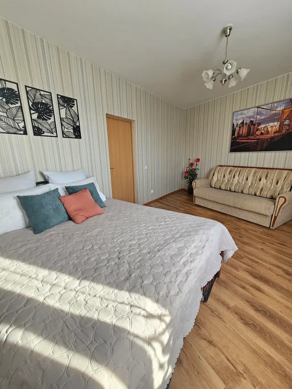 Большая просторная квартира с двумя балконами.