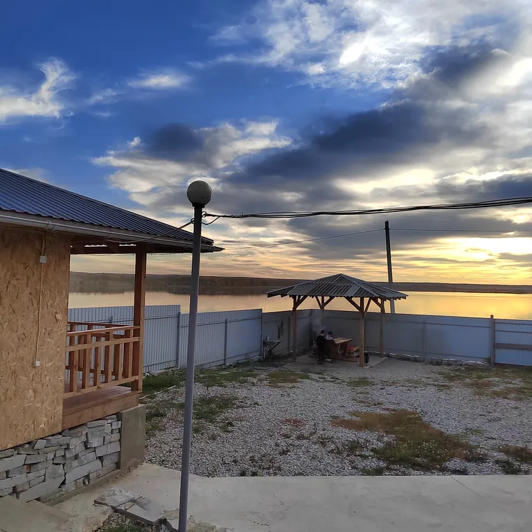 Дом у озера