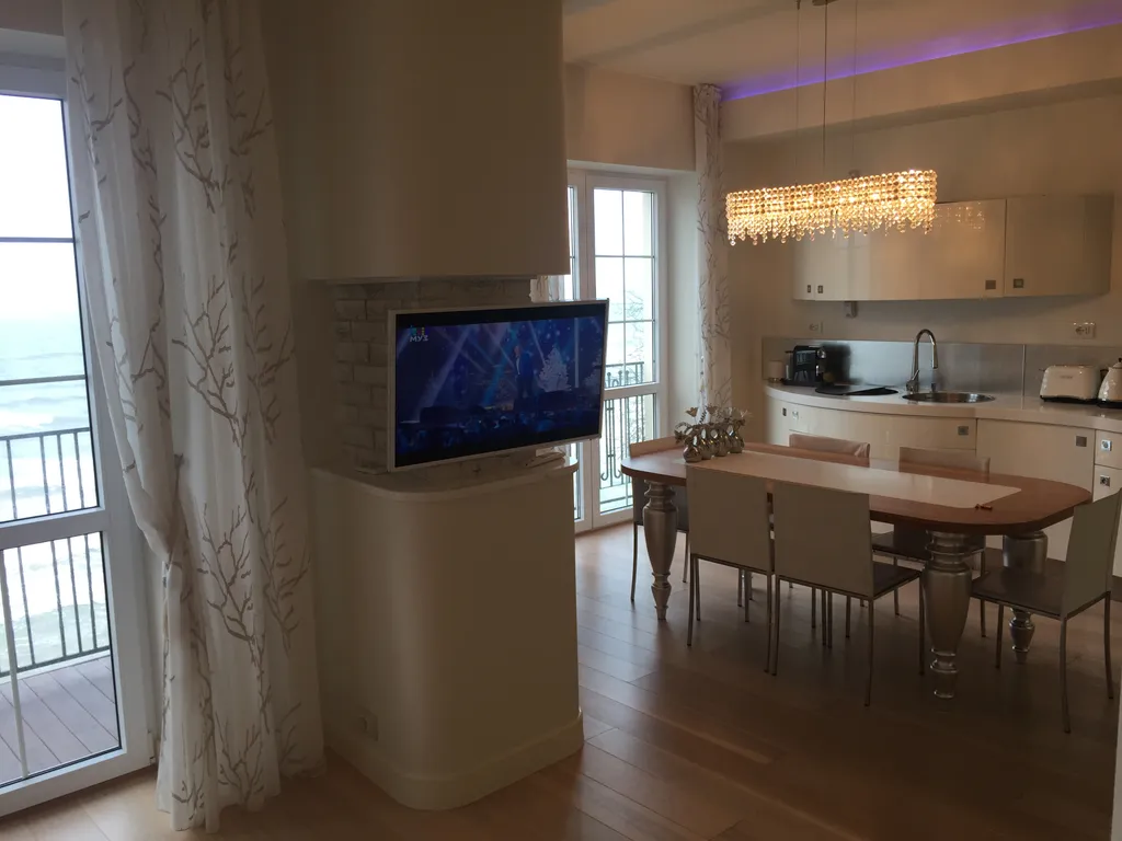 Апартамент белая волна с видом на море