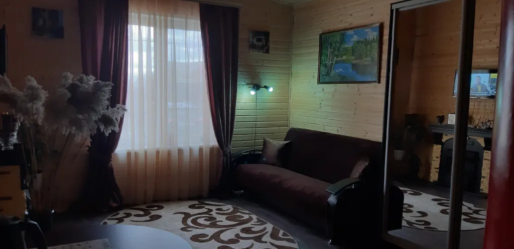 Часть дома рядом с озером