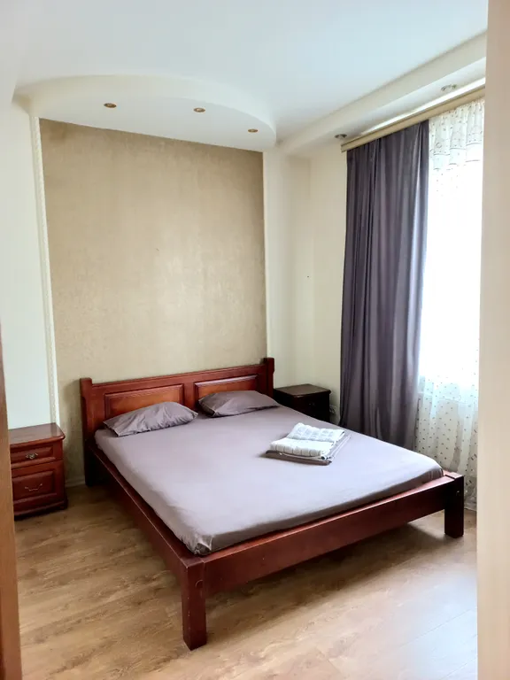 Квартира в новострое, вода постоянно — аренда посуточно в Донецк