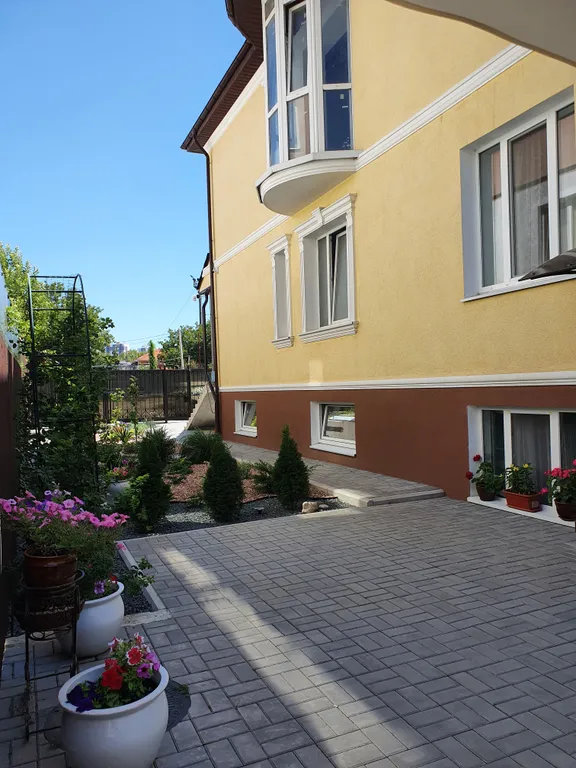 Уютная 2 комнатная квартира в центре с двориком