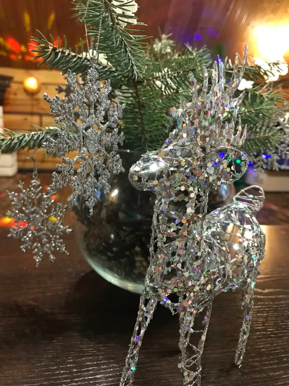 Сказочный дом в лесу