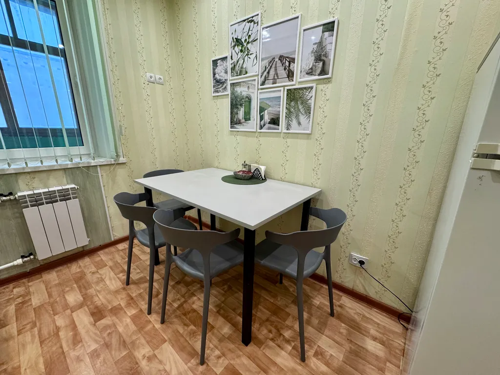 Стильная однокомнатная с большой кухней у ДК Металлургов