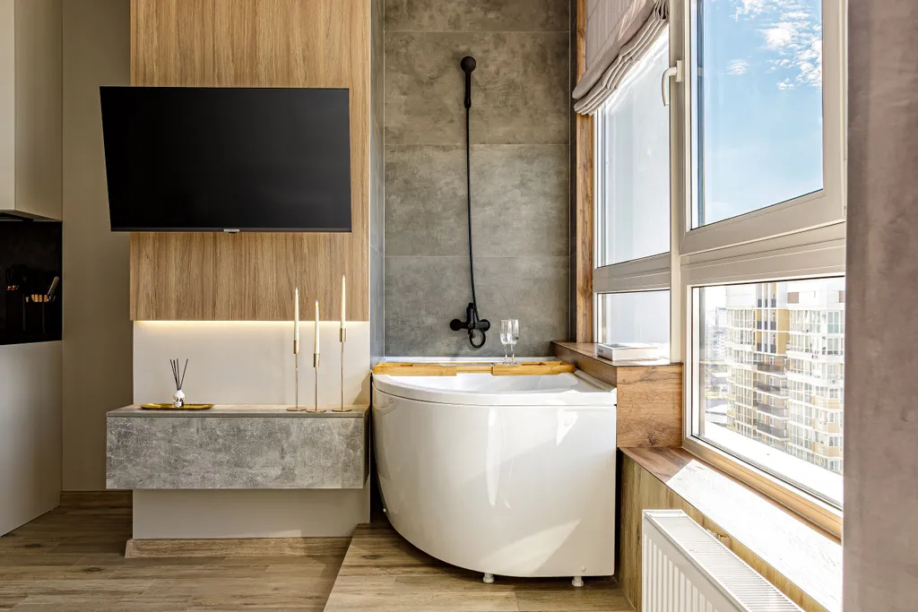 VIP-студия с роскошной ванной у панорамного окна