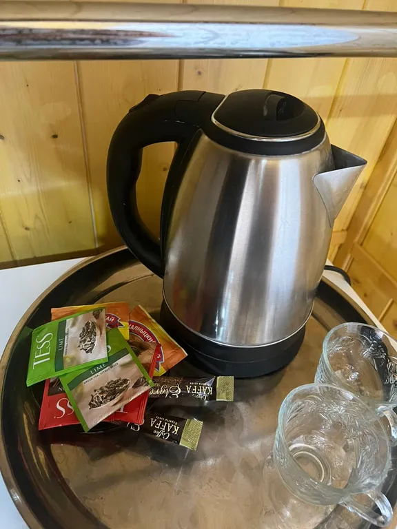 Уютная комната в доме с ванной комнатой