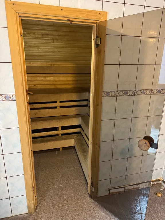 Комната с кухней-гостиной и сауной