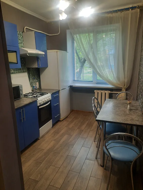 Уютная квартира в спальном тихом месте, недалеко от центра.