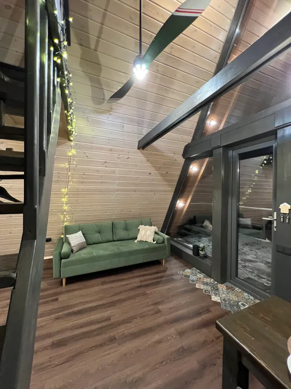 Треугольный домик Авро с баней и чаном в Чкалов Дача