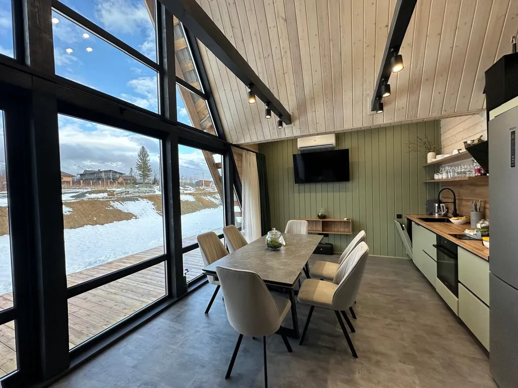 Уютный дом с видом на горы