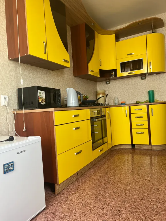 Светлая, тёплая, просторная однокомнатная квартира с видом на город