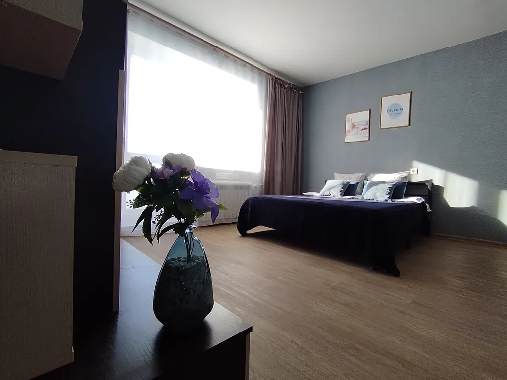 Уютная квартира в новостройке около аэропорта Толмачево — аренда посуточно в Обь