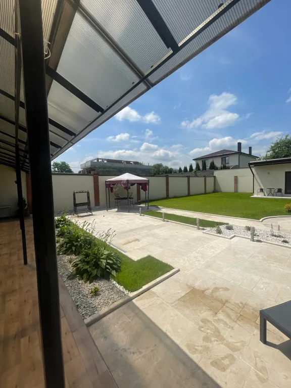 Комфортная дача в городе