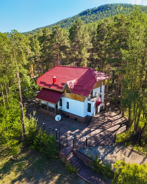 Уютный коттедж на берегу озера