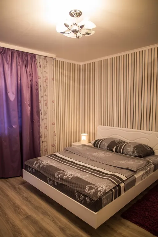 2- комнатная квартира в центре