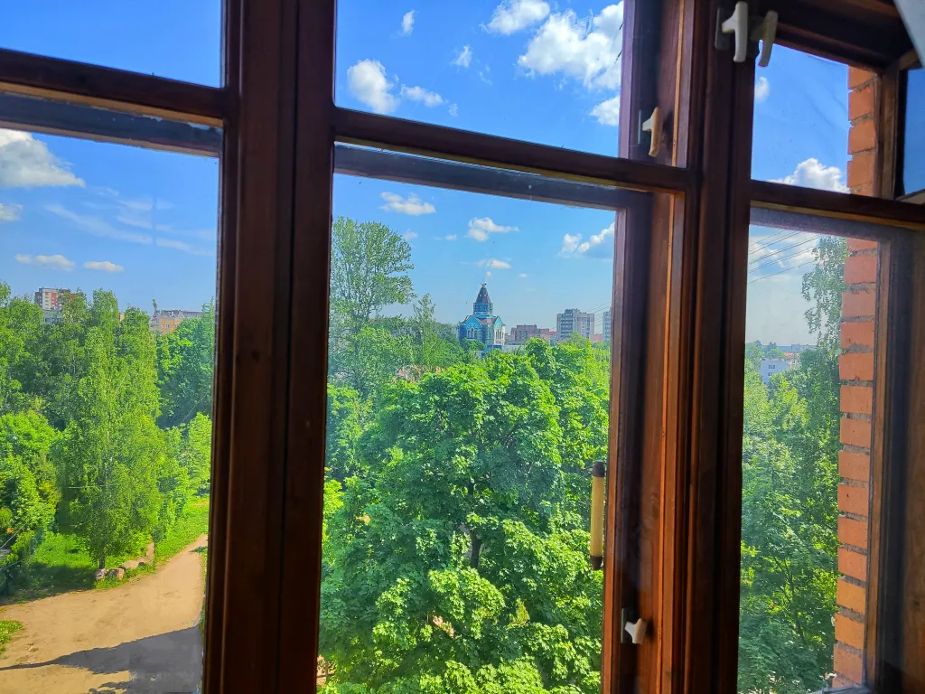 Апартаменты с видом на церковь и парк