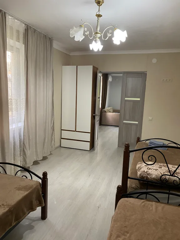 Квартира Комфортная 3-комнатная квартира на берегу песчаного пляжа — Сухум