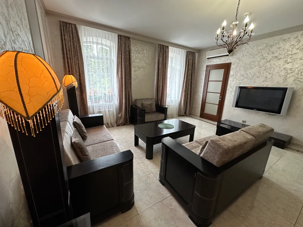 Апартаменты на набережной люкс шоколад двухкомнатный с балконом