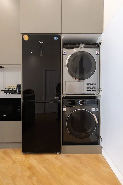 Современная квартира с двумя спальнями и новым ремонтом в центре