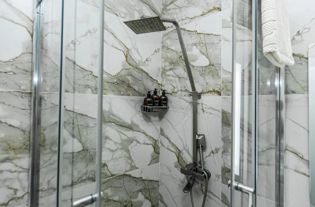 3-ком квартира Bayhouse около ТРЦ MEGA Alma-Ata для 6-х гостей