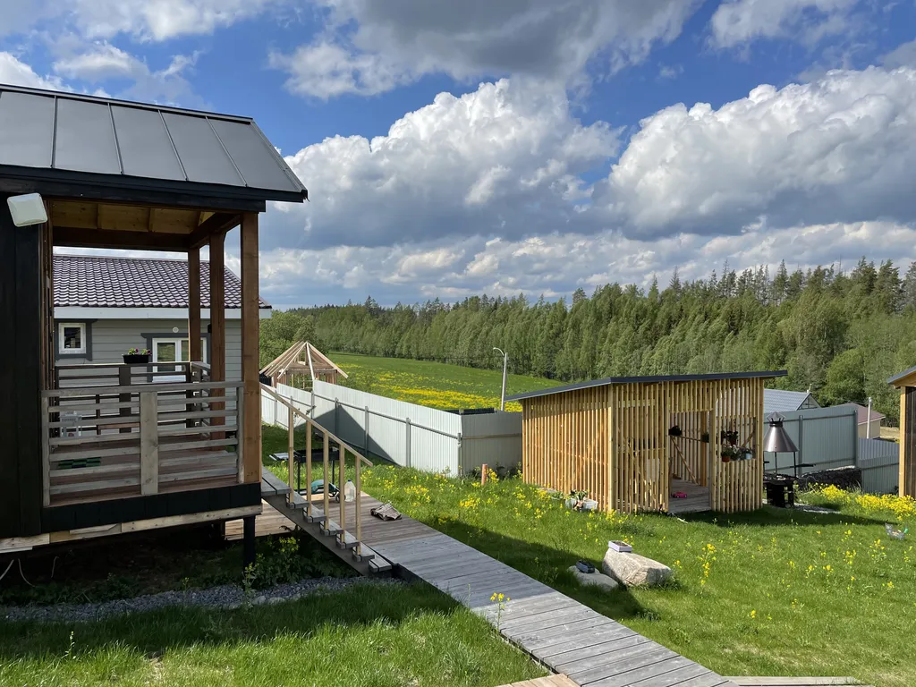 Уютный дом черный