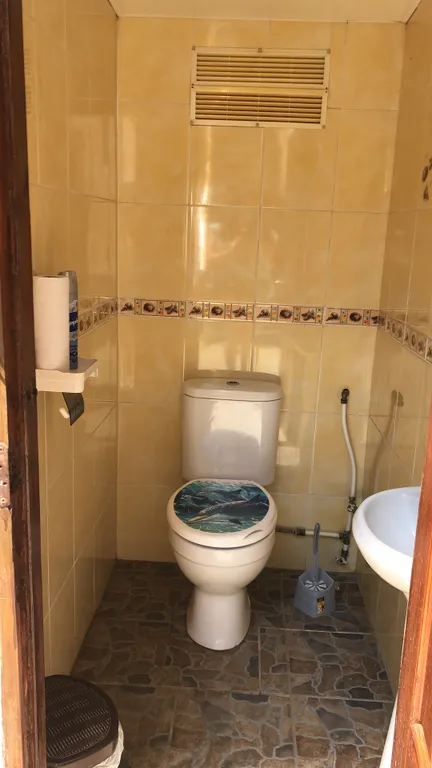 Уютный номер в новом домике в саду (левая сторона)