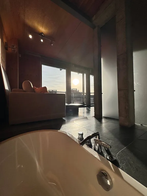 Эксклюзивная квартира в стиле лофт в элитном районе Светлогорска