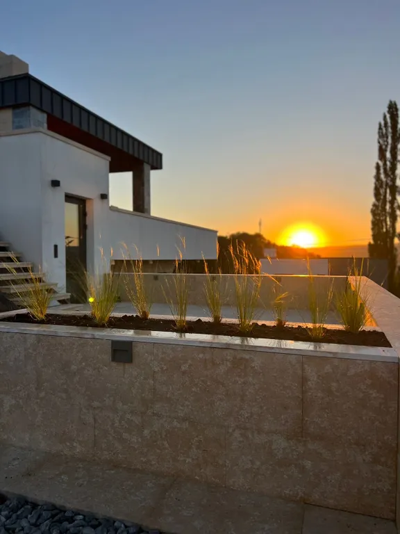 Вилла с бассейном среди виноградников Балаклавы