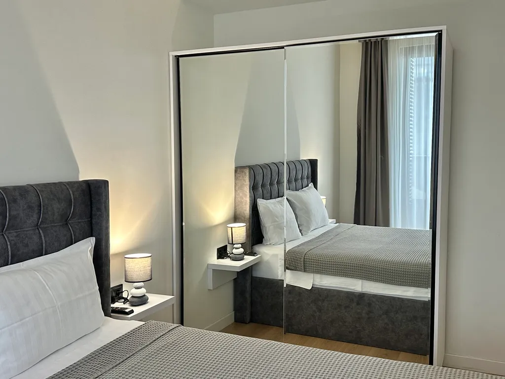 Уютная квартира с бассейном и панорамным видом на море горы и парк