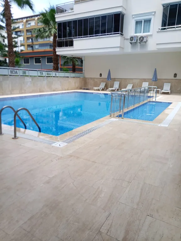 Квартира в комплексе с бассейном