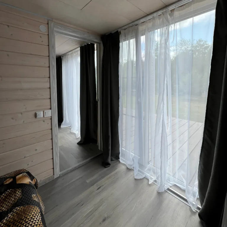 Коттедж Модульный коттедж на самом берегу реки — Ручьи