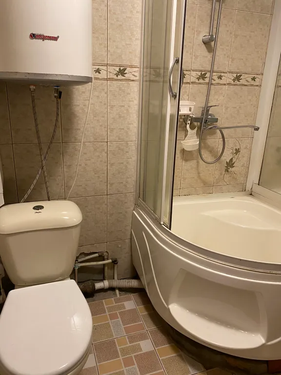 Первая речка, рядом с пляжем на мысе Кунгасный