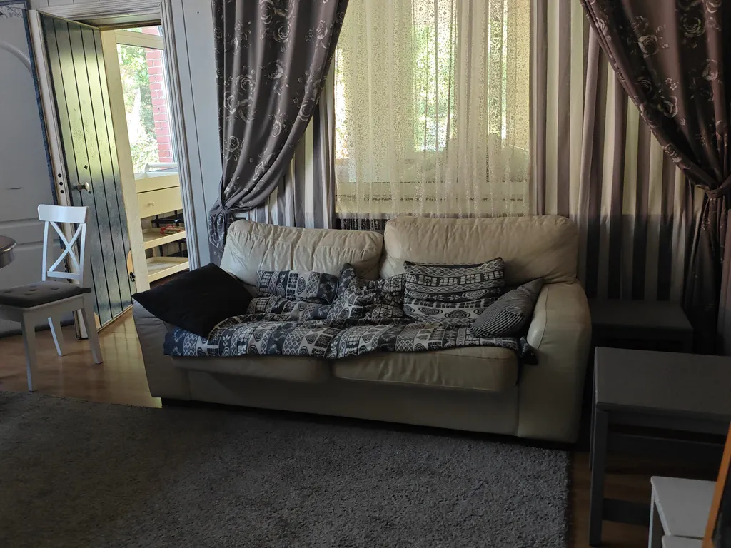 Дом с бассейном, сауной, возле леса для семейного отдыха