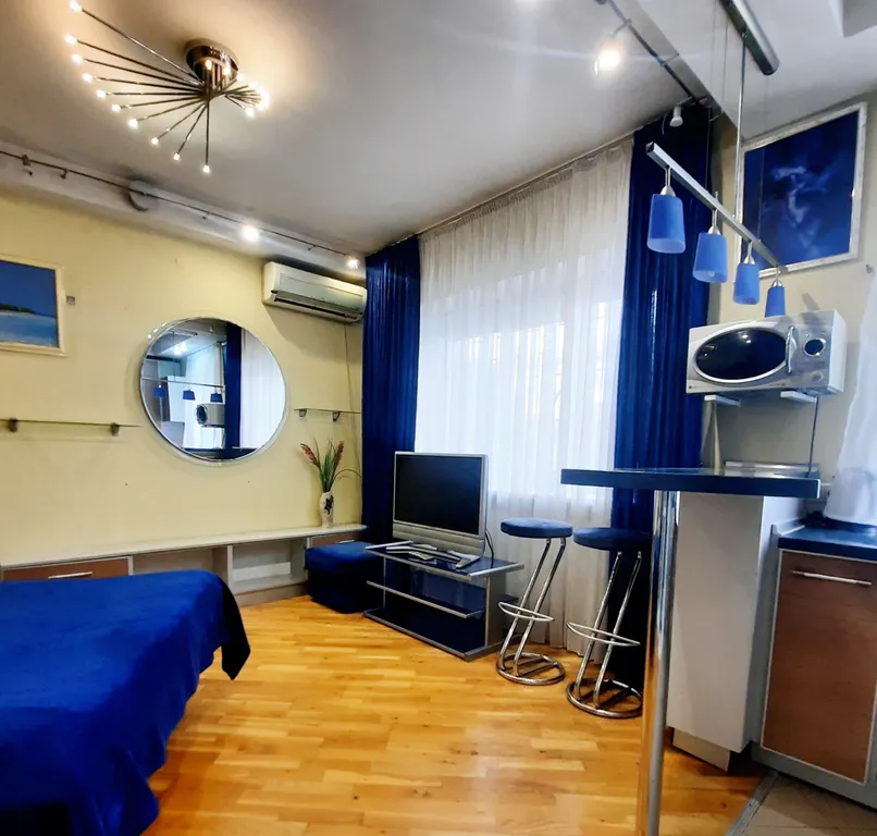 Квартира Квартира Дизайнерская студия в центре города — Симферополь