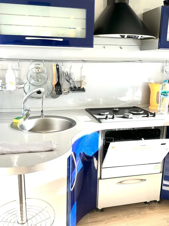 Евродвушка в центре с парковкой и джакузи, рядом ресторан Helga