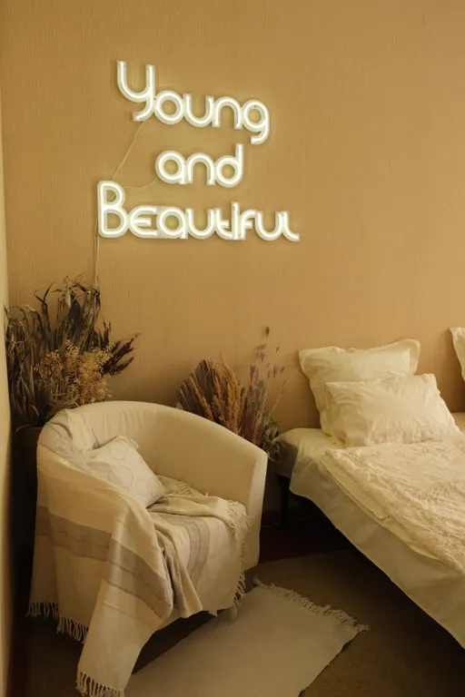 Старинный дом с двориком в центре