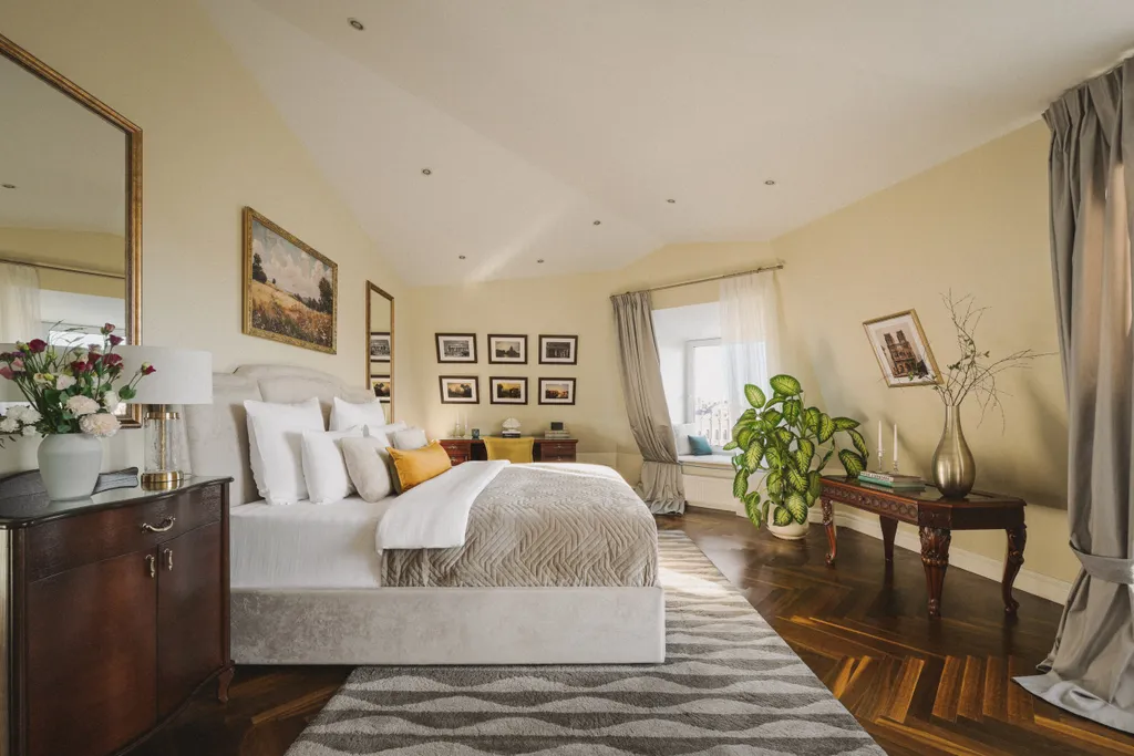 Терраса с видом на Невский