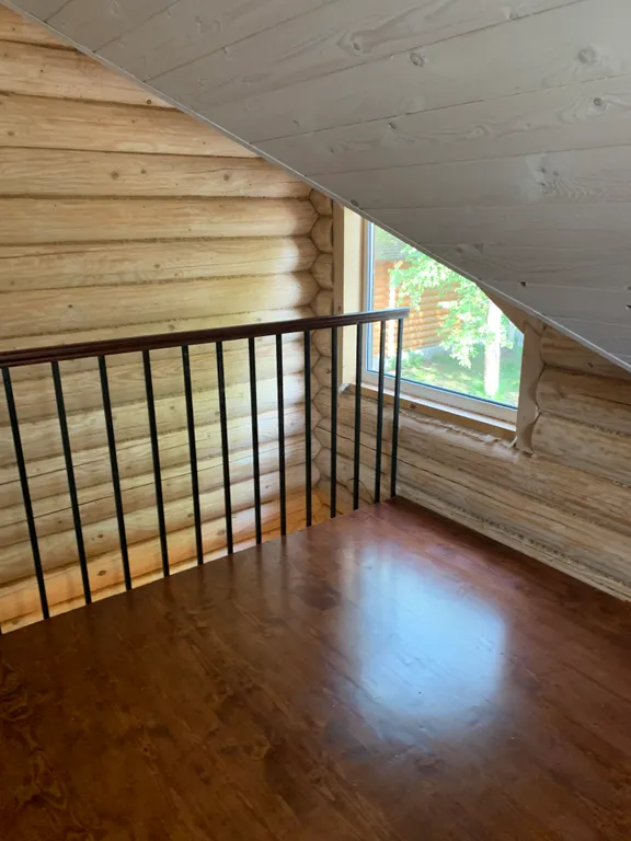 Дом семейный на озере в сосновом бору