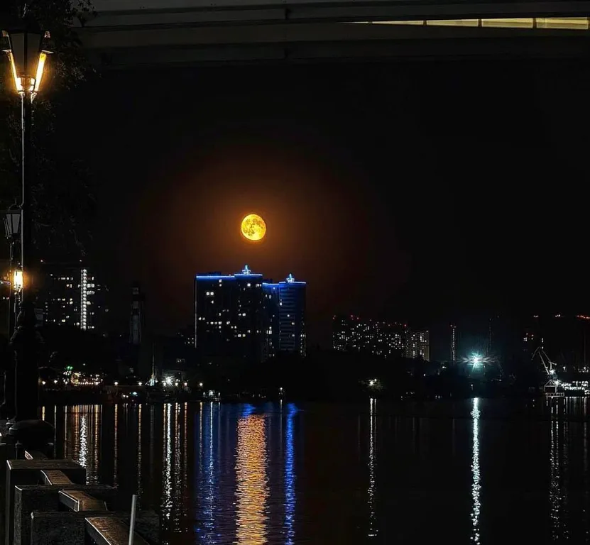 Евро2 лофт на Державинском с видом на восход солнца