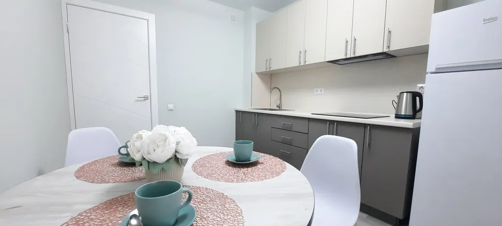 Чистая квартира с большой кроватью