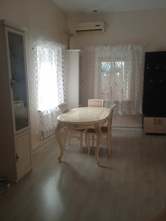 Двухкомнатный дом на берегу моря