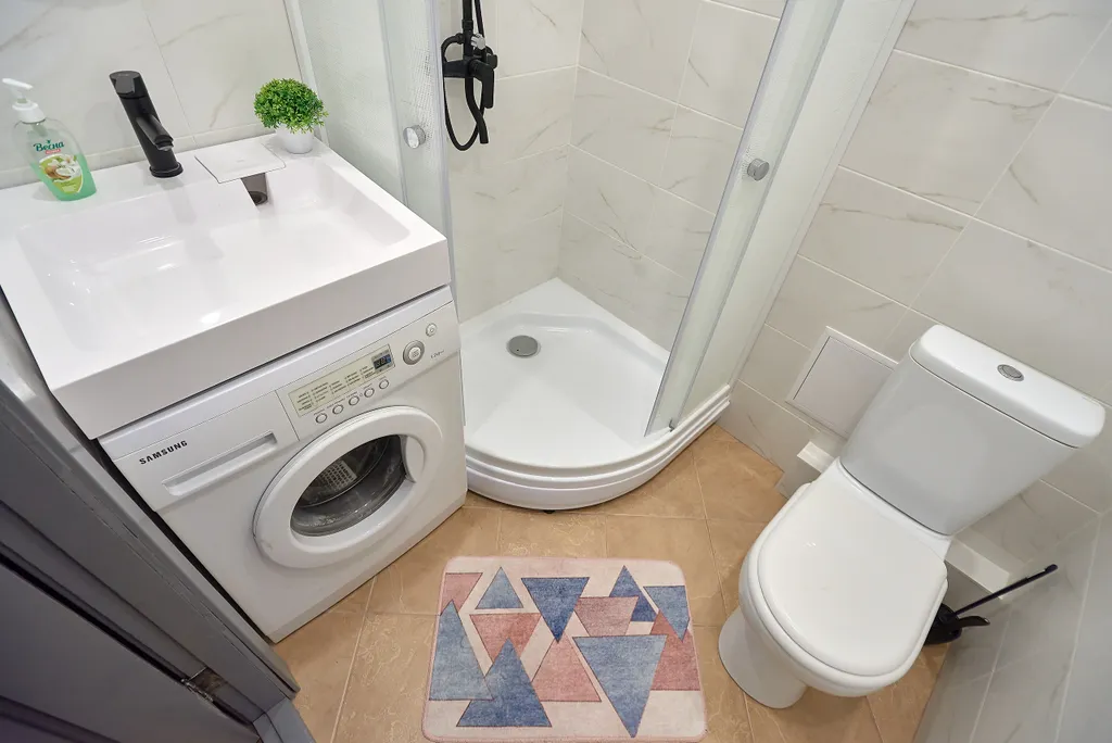 Студия поблизости госпиталь им. Савиных. ТЦ "Лето" 700м.