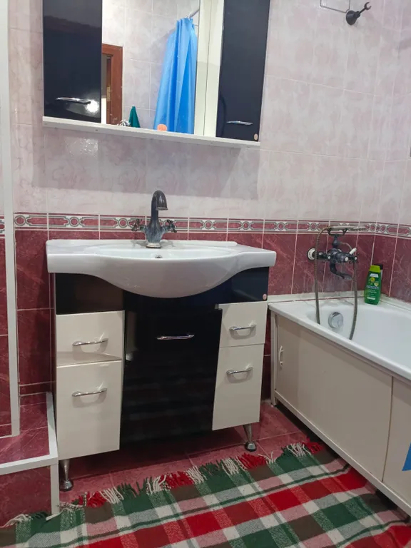 Уютная однокoмнатная квартиpа в центре города